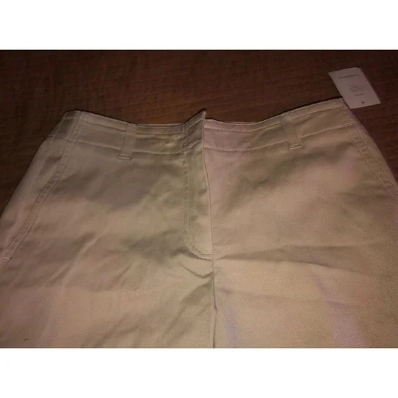 New Liz Claiborne Michaela Womens Capri Pants Size 4 Beige Flat Front - Picture 2 of 7